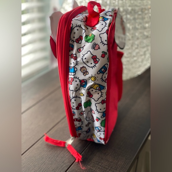 Hello Kitty by Sanrio Lunch Tote Bag 2025 - Picture 2 of 10